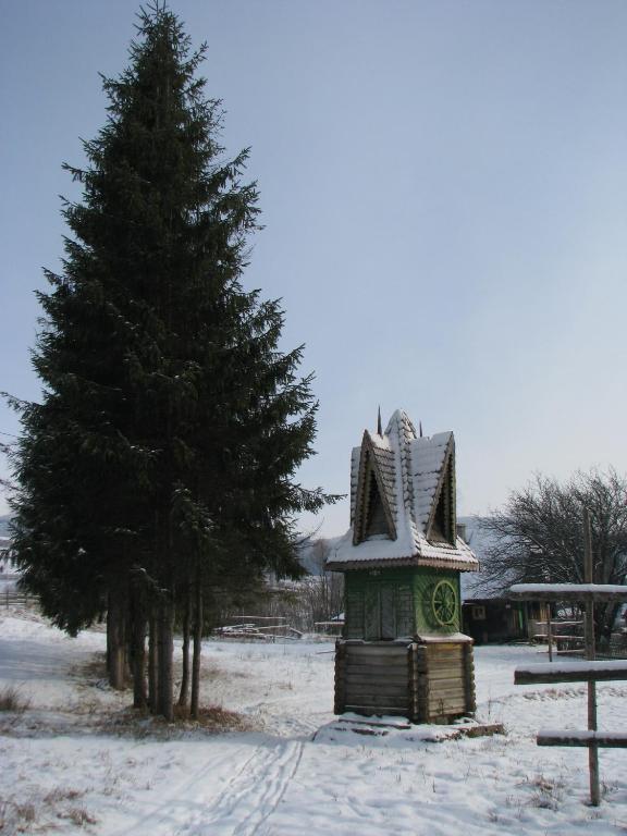 Ялинка Готель Vyshkiv Exterior foto