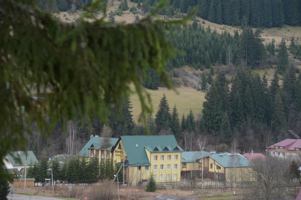 Ялинка Готель Vyshkiv Exterior foto
